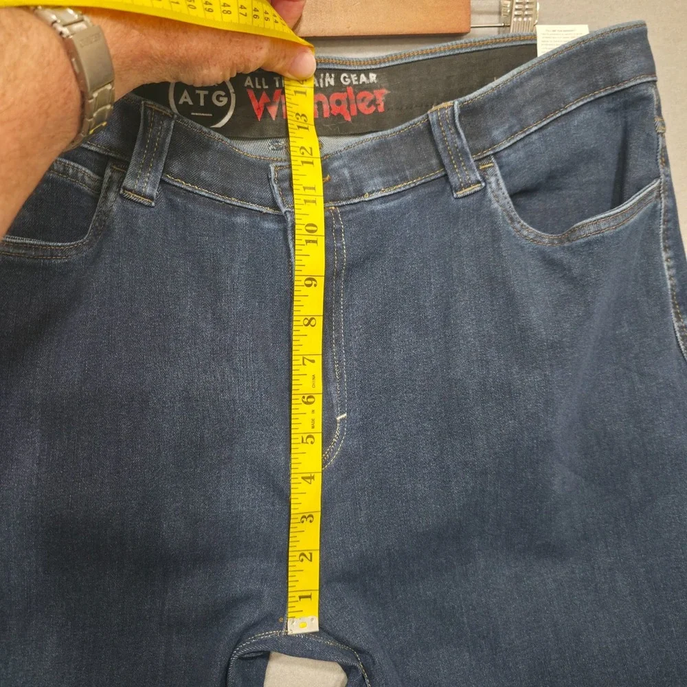 Wrangler All Terrain Gear Men's Denim Blue Jeans‎ Size 42X30 NWT